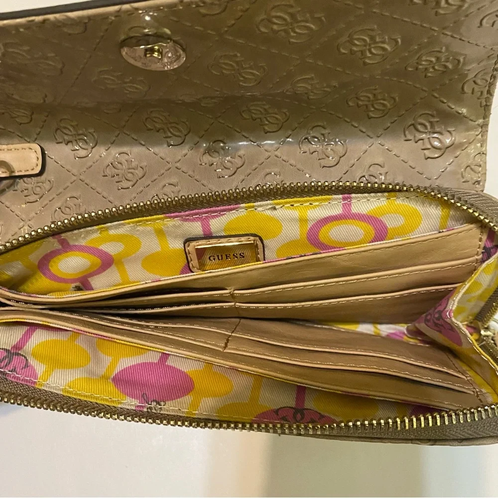 Guess tan purse - Picture 8 of 10